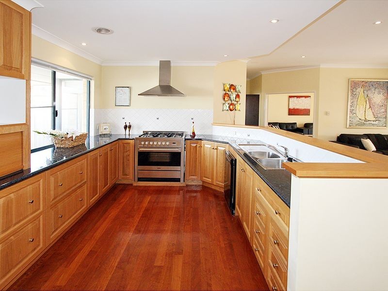 6 Pinnace Court, Halls Head WA 6210