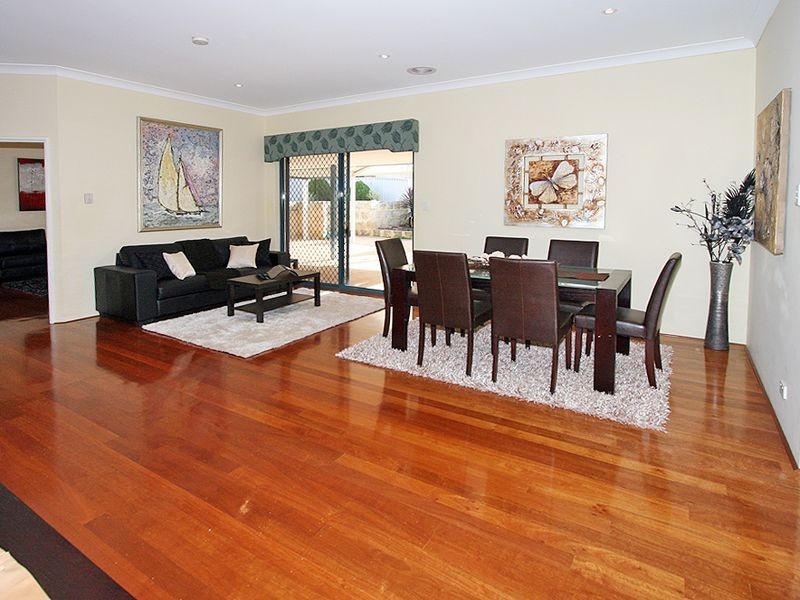 6 Pinnace Court, Halls Head WA 6210