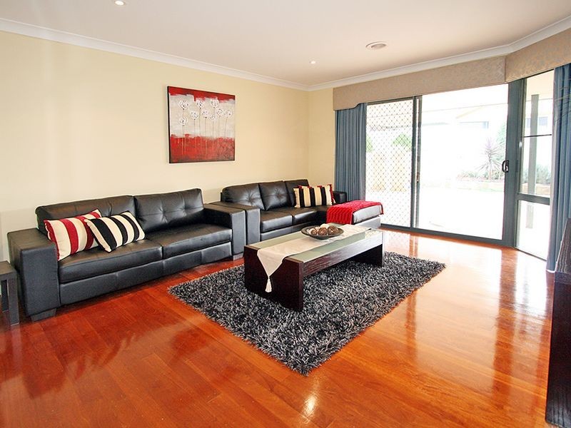 6 Pinnace Court, Halls Head WA 6210