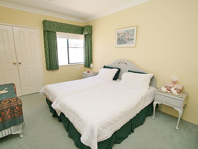 6 Pinnace Court, Halls Head WA 6210