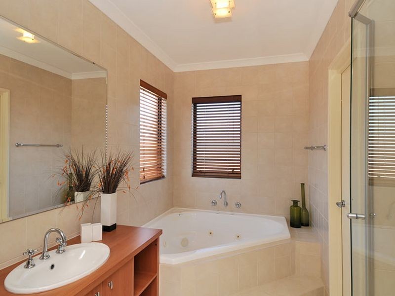 42 Boardwalk Boulevard, Halls Head WA 6210