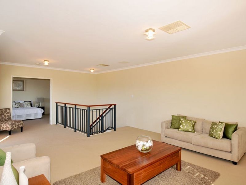 42 Boardwalk Boulevard, Halls Head WA 6210