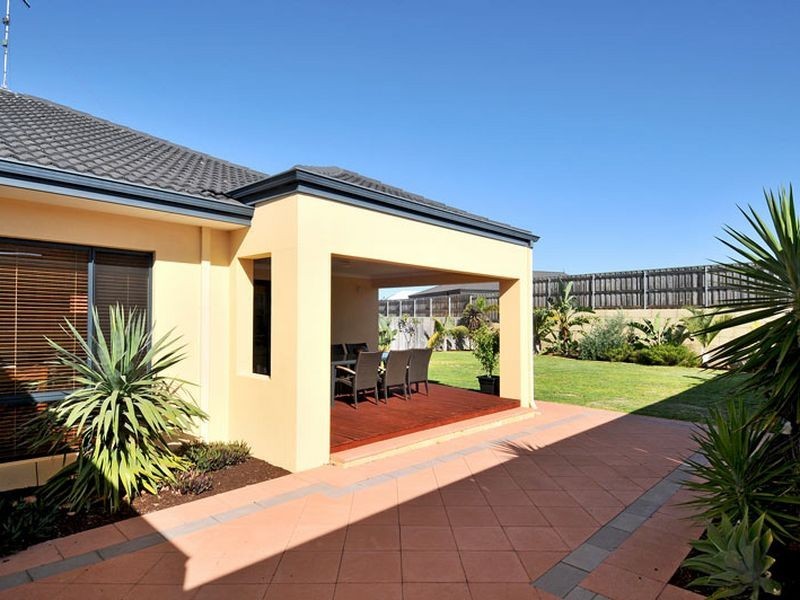 42 Boardwalk Boulevard, Halls Head WA 6210