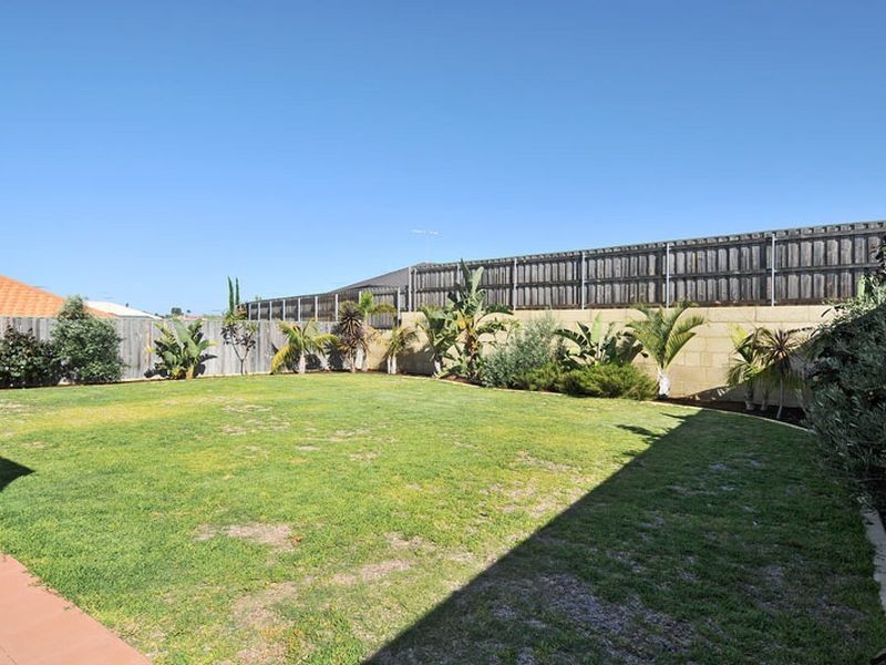 42 Boardwalk Boulevard, Halls Head WA 6210