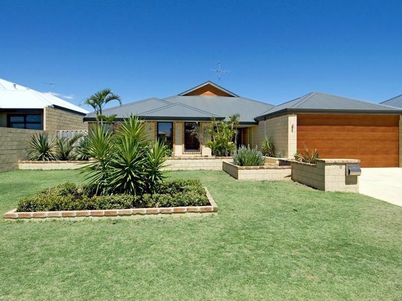 8 Lomatia Ramble, Halls Head WA 6210