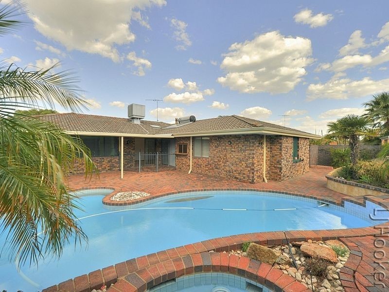 66 Mclarty Road, Halls Head WA 6210