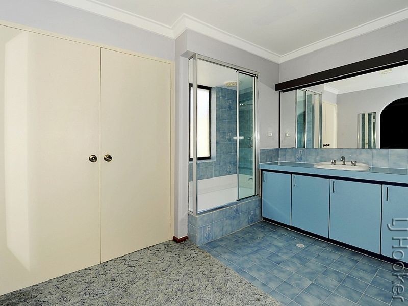 66 Mclarty Road, Halls Head WA 6210