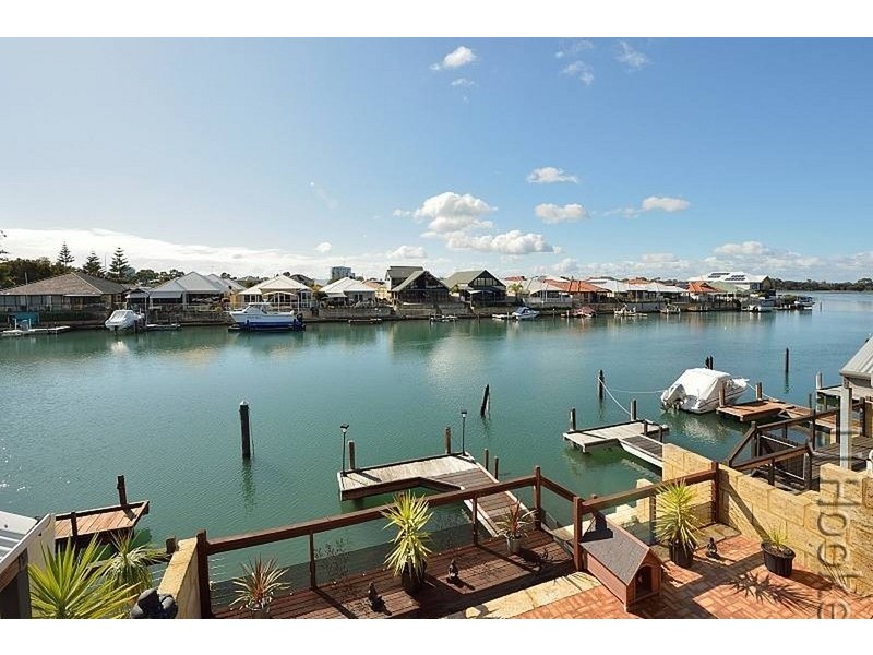 17/3 Piccolo Place, Halls Head WA 6210