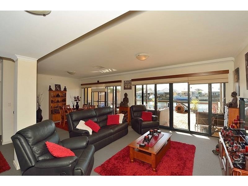 17/3 Piccolo Place, Halls Head WA 6210