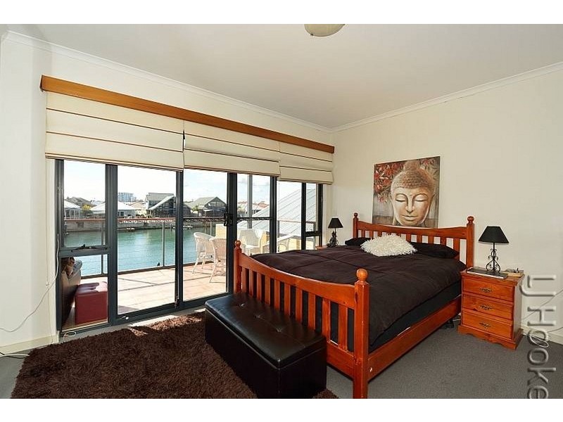 17/3 Piccolo Place, Halls Head WA 6210