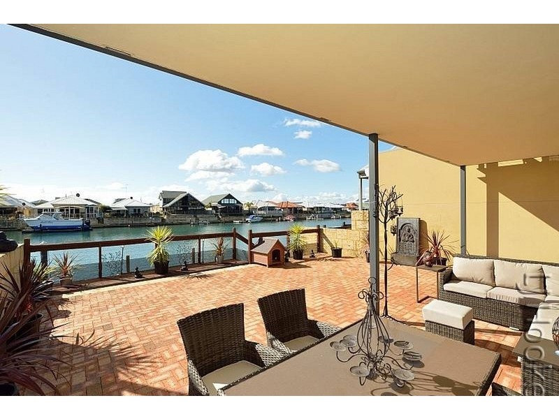 17/3 Piccolo Place, Halls Head WA 6210