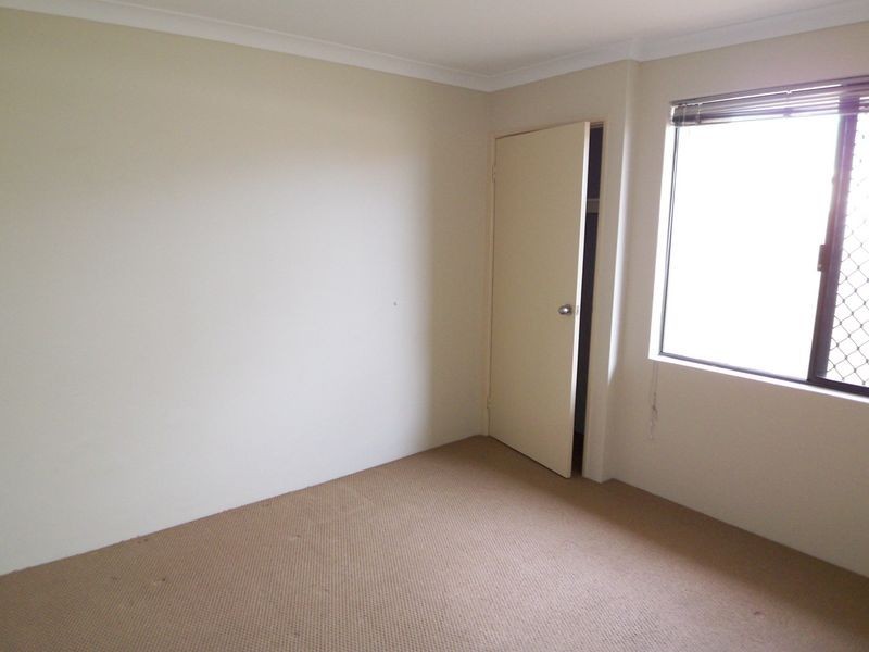 25 Teague Way, Lakelands WA 6180