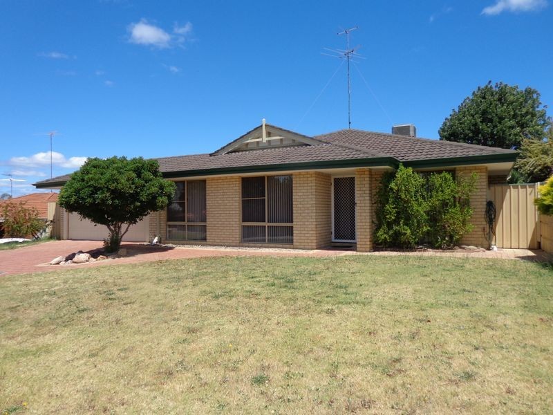 26 Casuarina Drive, Halls Head WA 6210