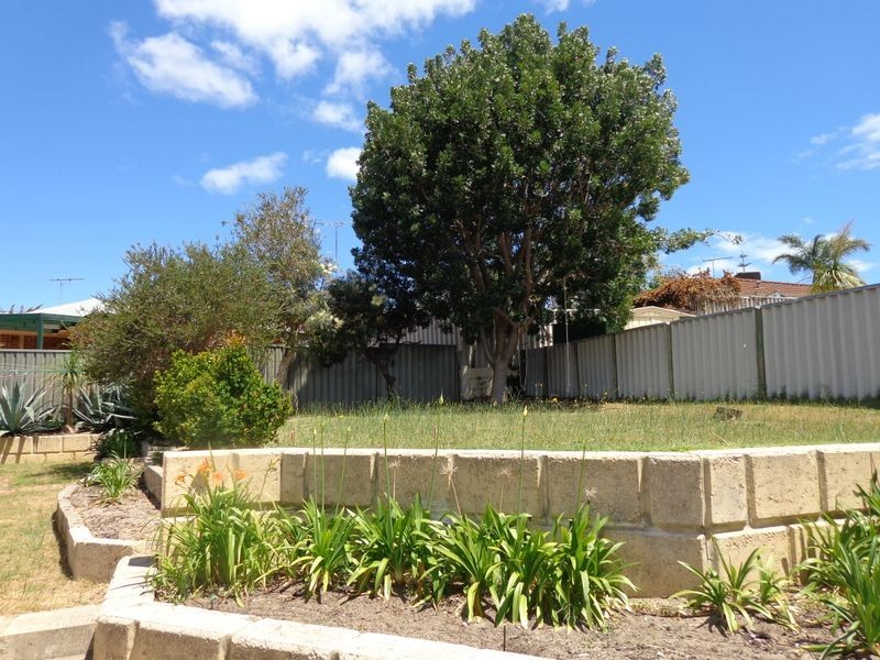 26 Casuarina Drive, Halls Head WA 6210