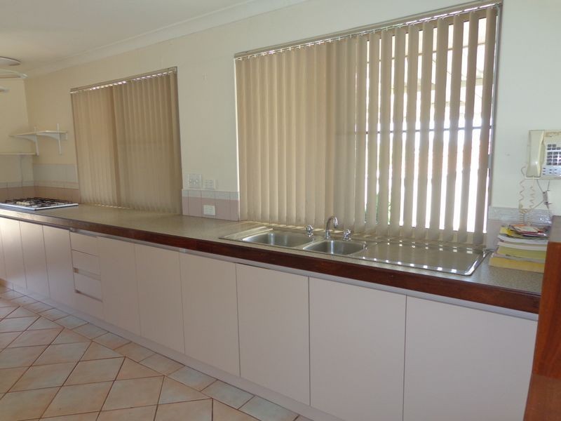 26 Casuarina Drive, Halls Head WA 6210