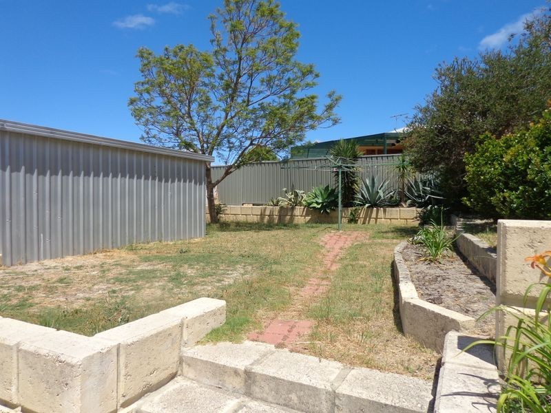 26 Casuarina Drive, Halls Head WA 6210