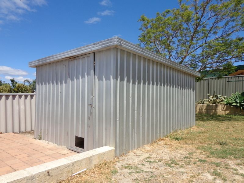 26 Casuarina Drive, Halls Head WA 6210