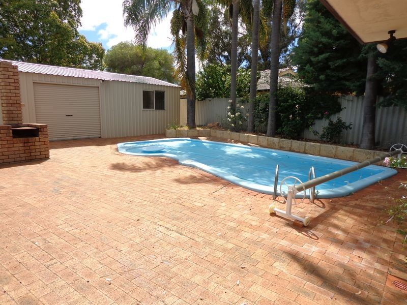 6 Volga Place, Greenfields WA 6210