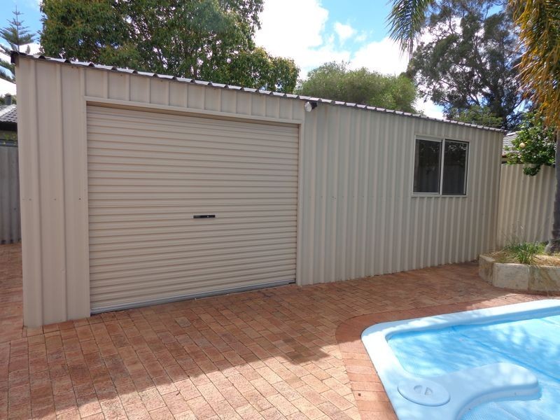 6 Volga Place, Greenfields WA 6210