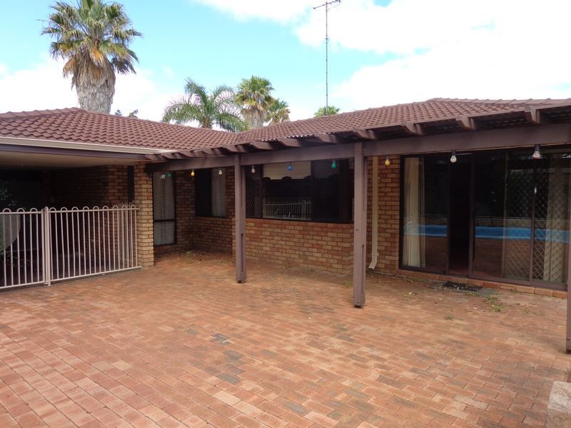 6 Volga Place, Greenfields WA 6210