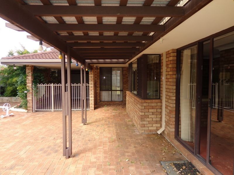 6 Volga Place, Greenfields WA 6210