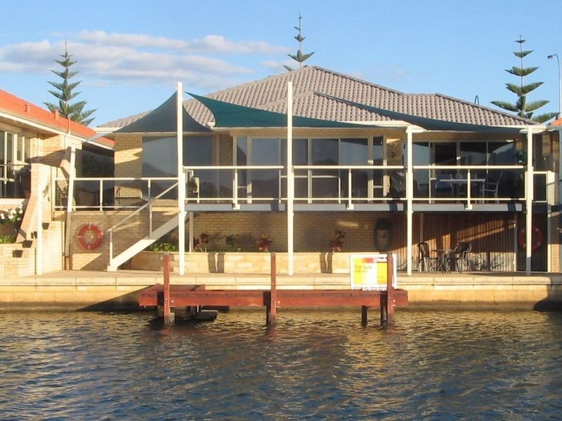 13 Starfire Close, Halls Head WA 6210