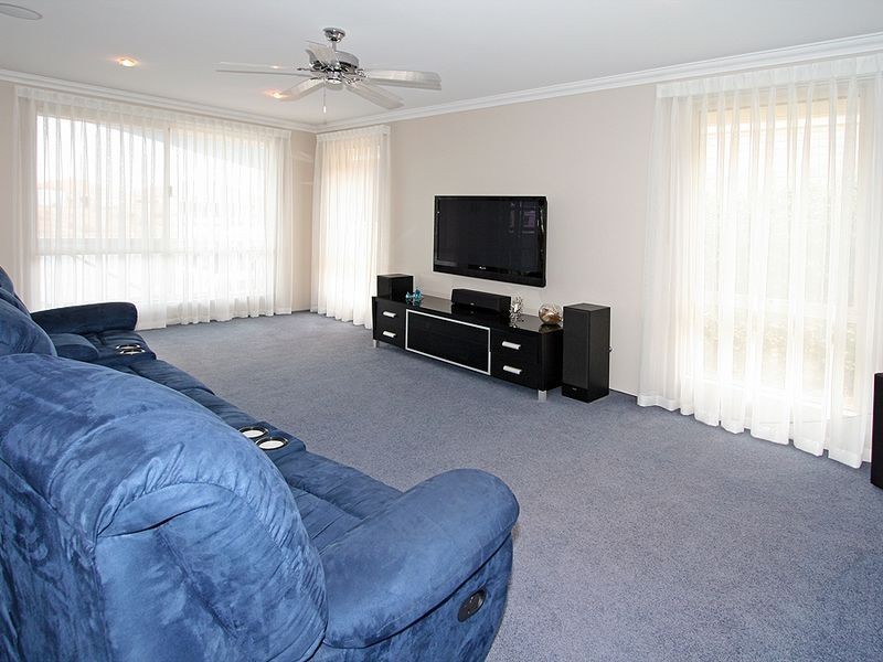 13 Starfire Close, Halls Head WA 6210