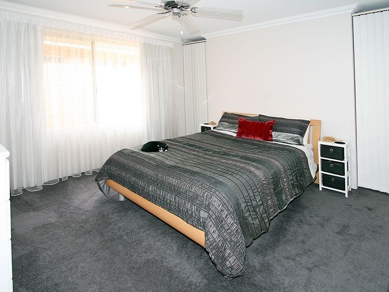 13 Starfire Close, Halls Head WA 6210
