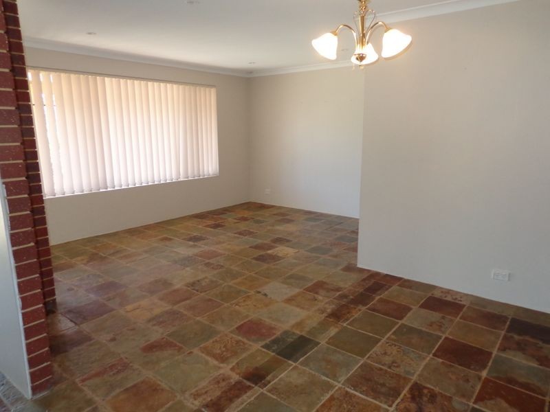 28 Floribunda Avenue, Halls Head WA 6210