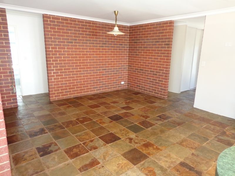 28 Floribunda Avenue, Halls Head WA 6210