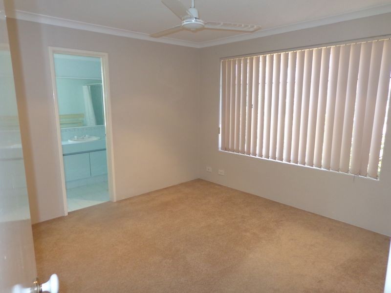 28 Floribunda Avenue, Halls Head WA 6210