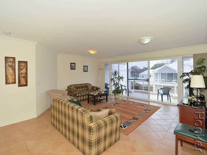 8/3 Leslie Street, Dudley Park WA 6210