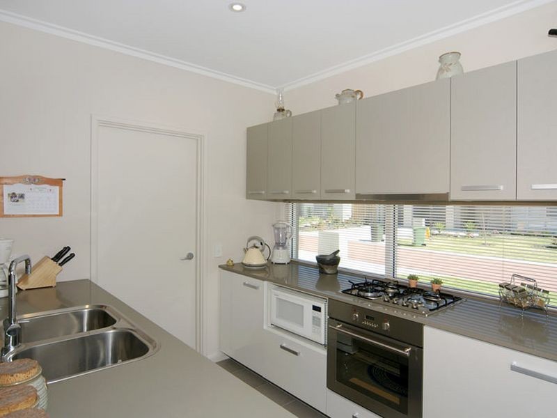 4 Tylney Loop, Meadow Springs WA 6210