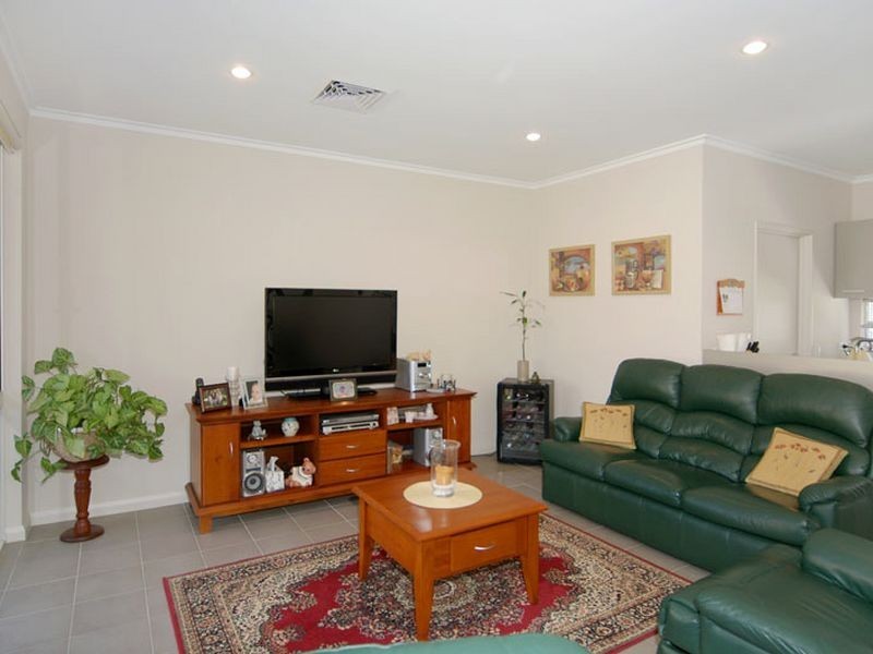 4 Tylney Loop, Meadow Springs WA 6210
