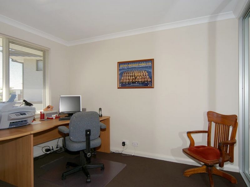 4 Tylney Loop, Meadow Springs WA 6210