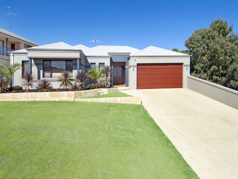 2 Chestnut Rise, Halls Head WA 6210