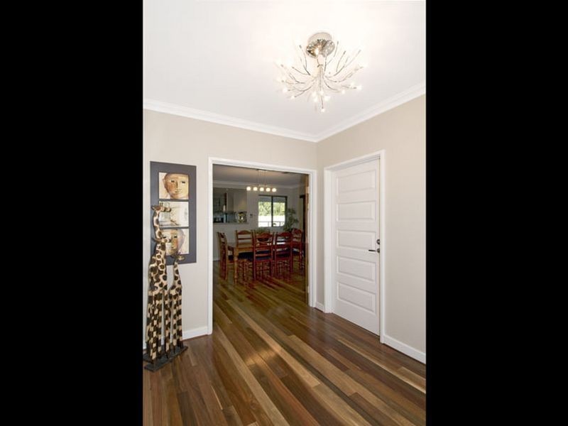 2 Chestnut Rise, Halls Head WA 6210