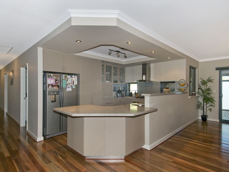 2 Chestnut Rise, Halls Head WA 6210