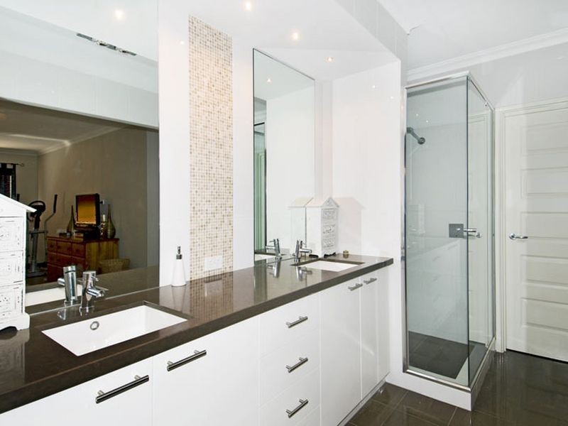 2 Chestnut Rise, Halls Head WA 6210