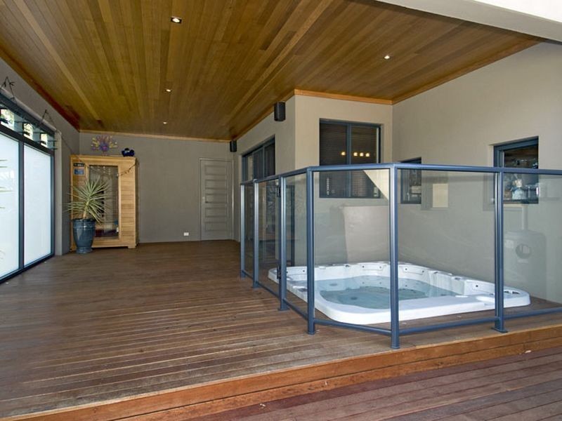 2 Chestnut Rise, Halls Head WA 6210