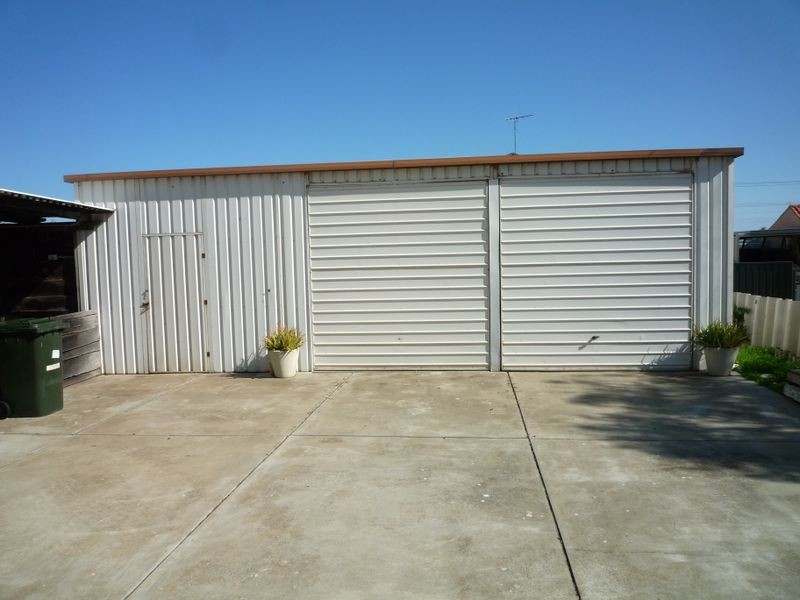 6 Armstrong Street, Halls Head WA 6210