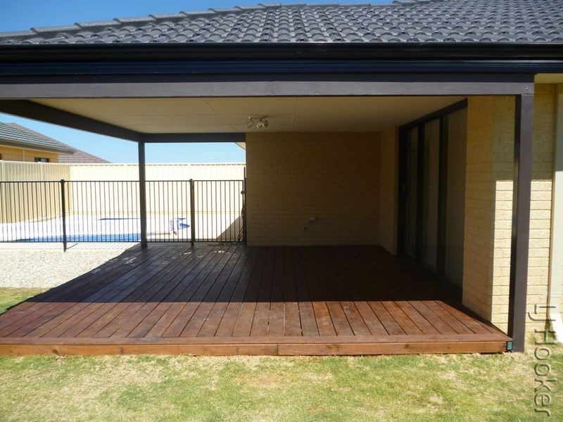 60 Catalina Drive, Lakelands WA 6180