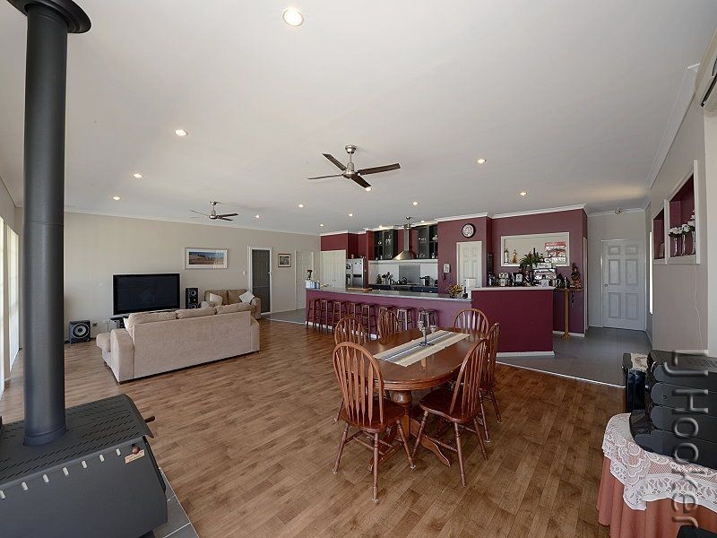 4 Allambi Way, South Yunderup WA 6208