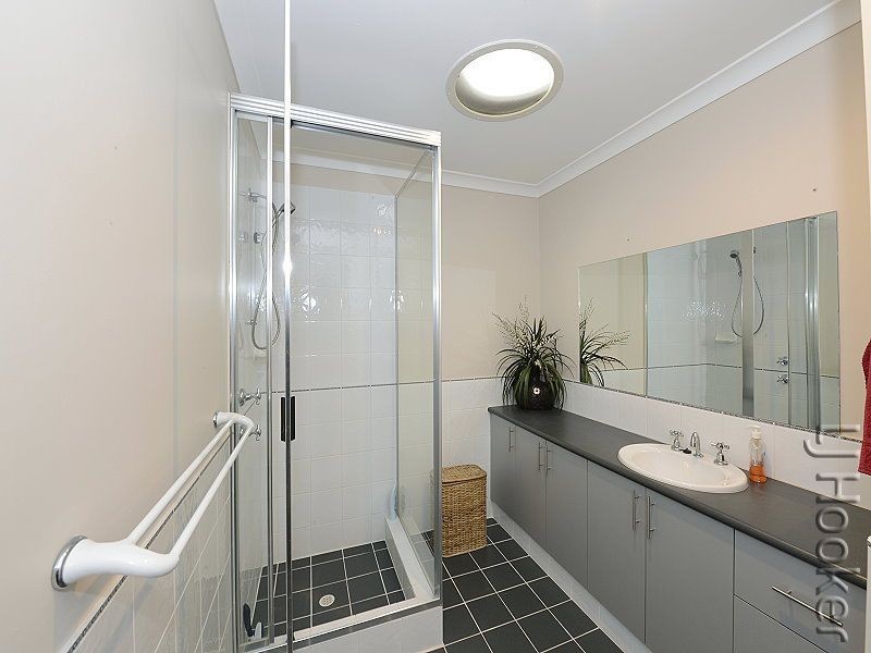 4 Allambi Way, South Yunderup WA 6208