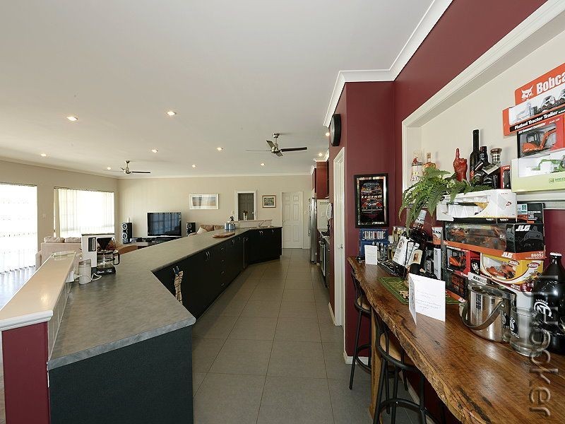 4 Allambi Way, South Yunderup WA 6208