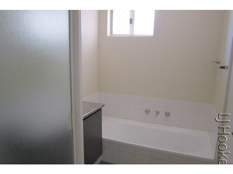 3/5 Cambridge Drive, Greenfields WA 6210