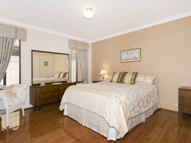 4 Tasman Loop, Dudley Park WA 6210