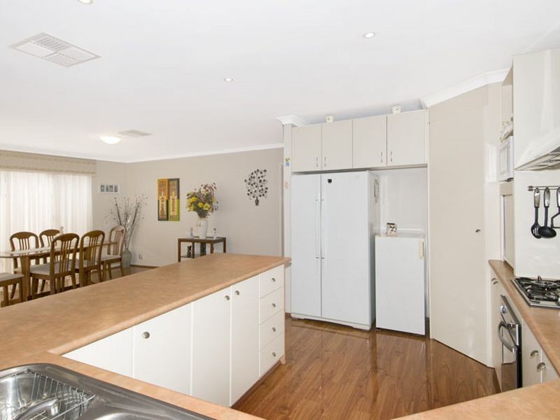 4 Tasman Loop, Dudley Park WA 6210