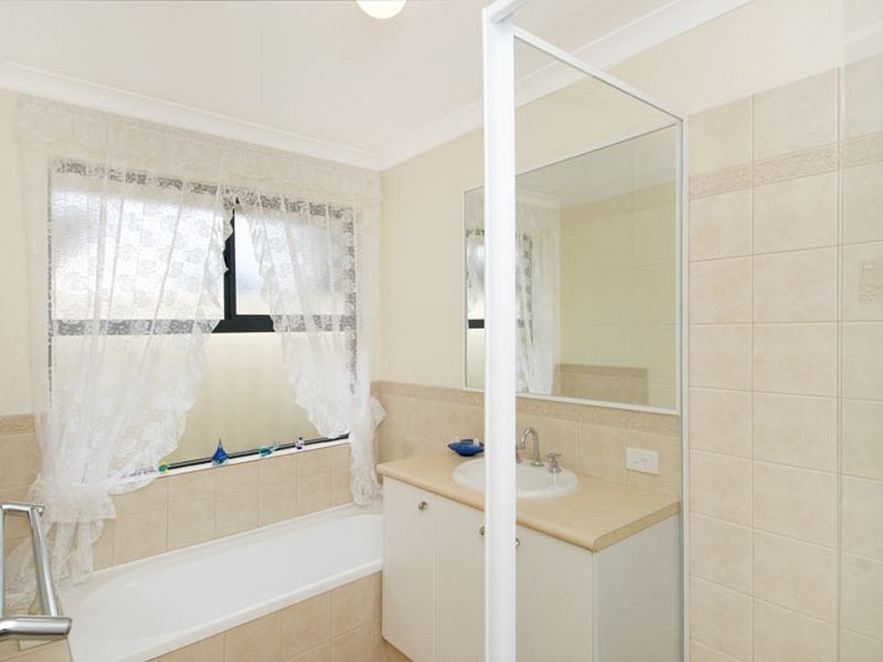 4 Tasman Loop, Dudley Park WA 6210