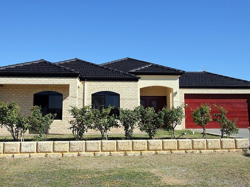 18 Drosera Turn, Halls Head WA 6210